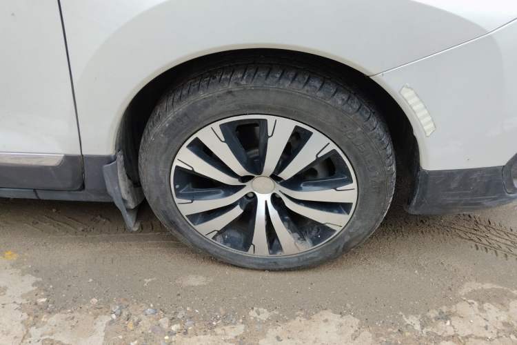 Used Peugeot 3008 2016 1.6THP Automatic Trend Edition Right Front Wheel Hub