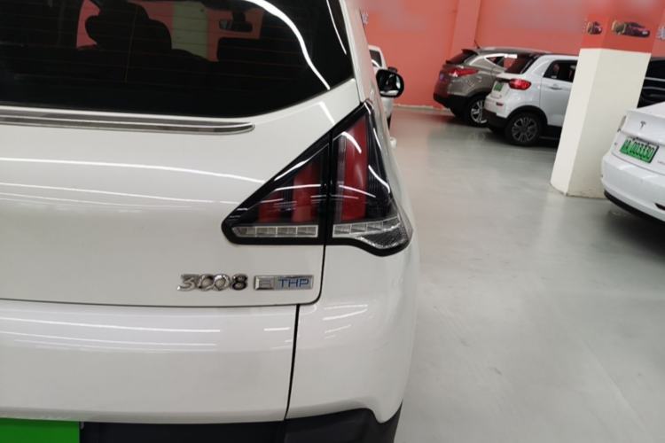 Used Peugeot 3008 2016 1.6THP Automatic Classic Edition Right Rear Taillight