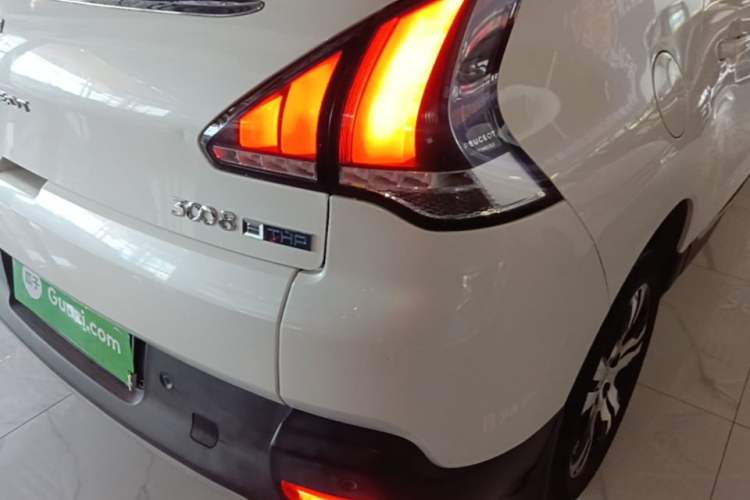 Used Peugeot 3008 2016 1.6THP Automatic Classic Edition Right Rear Taillight