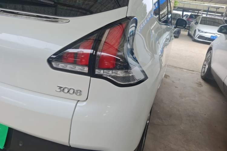 Used Peugeot 3008 2016 2.0L Automatic Classic Edition Right Rear Taillight