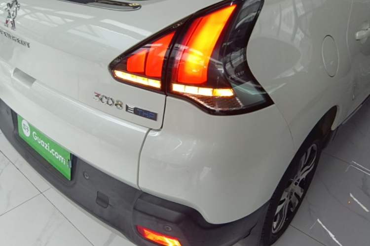 Used Peugeot 3008 2016 1.6THP Automatic Classic Edition Right Rear Taillight