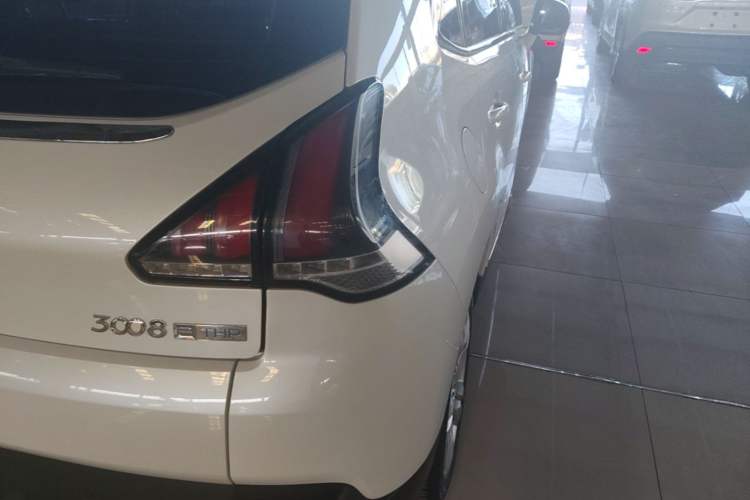 Used Peugeot 3008 2016 1.6THP Automatic Standard Edition Right Rear Taillight