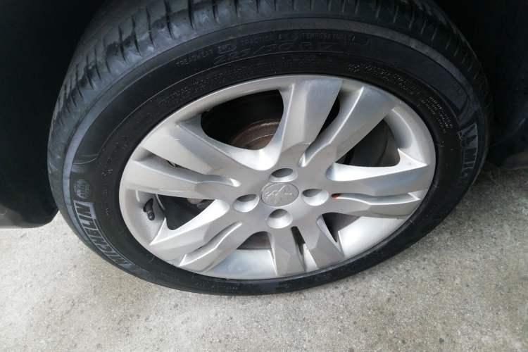 Used Peugeot 3008 2016 1.6THP Automatic Standard Edition Right Rear Wheel Hub