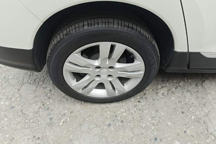 Used Peugeot 3008 2016 2.0L Automatic Classic Edition Right Rear Wheel Hub