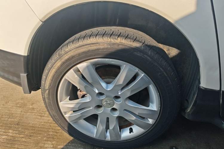 Used Peugeot 3008 2016 1.6THP Automatic Classic Edition Right Rear Wheel Hub