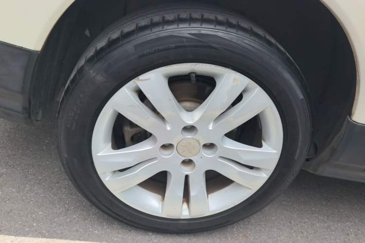 Used Peugeot 3008 2016 1.6THP Automatic Classic Edition Right Rear Wheel Hub