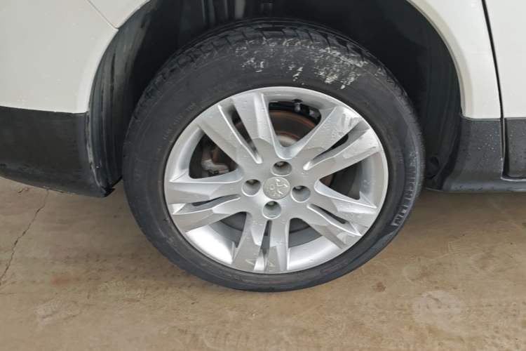 Used Peugeot 3008 2016 1.6THP Automatic Classic Edition Right Rear Wheel Hub
