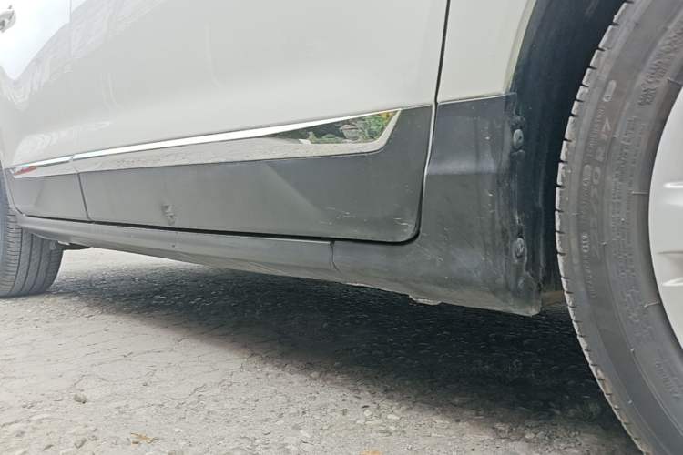 Used Peugeot 3008 2016 2.0L Automatic Classic Edition Right Side Sill
