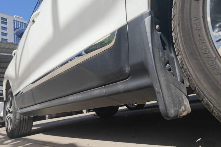 Used Peugeot 3008 2016 1.6THP Automatic Trend Edition Right Side Sill