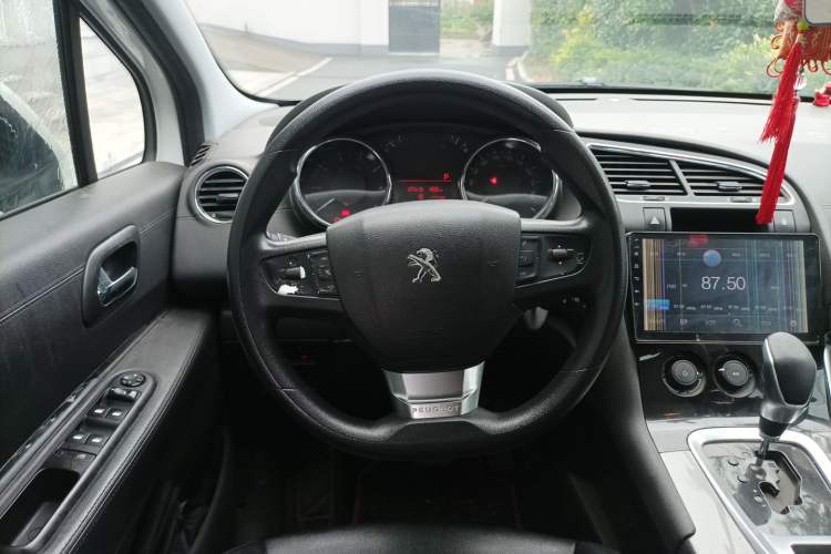 Used Peugeot 3008 2016 2.0L Automatic Classic Edition Steering Wheel