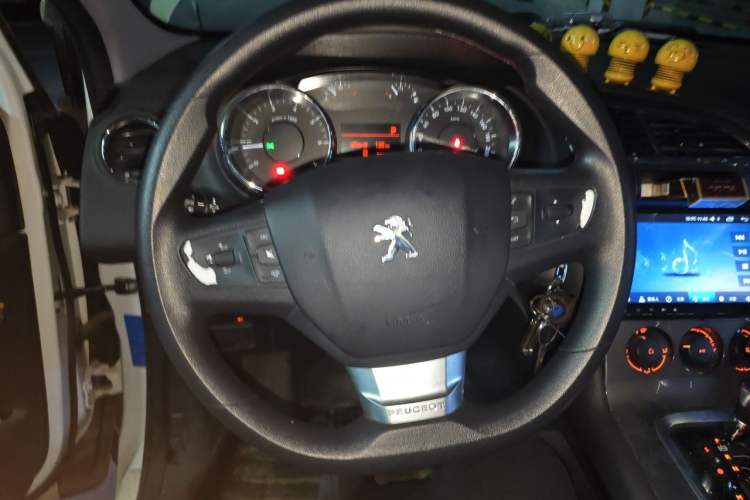 Used Peugeot 3008 2016 2.0L Automatic Classic Edition Steering Wheel