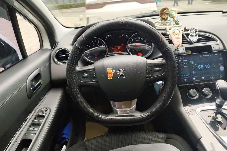 Used Peugeot 3008 2016 1.6THP Automatic Classic Edition Steering Wheel