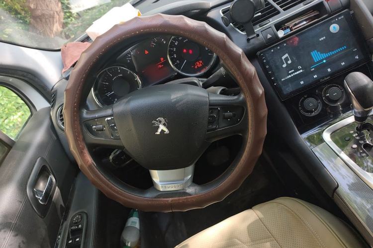 Used Peugeot 3008 2016 1.6THP Automatic Classic Edition Steering Wheel