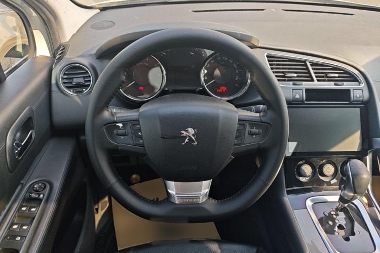Used Peugeot 3008 2016 1.6THP Automatic Classic Edition Steering Wheel
