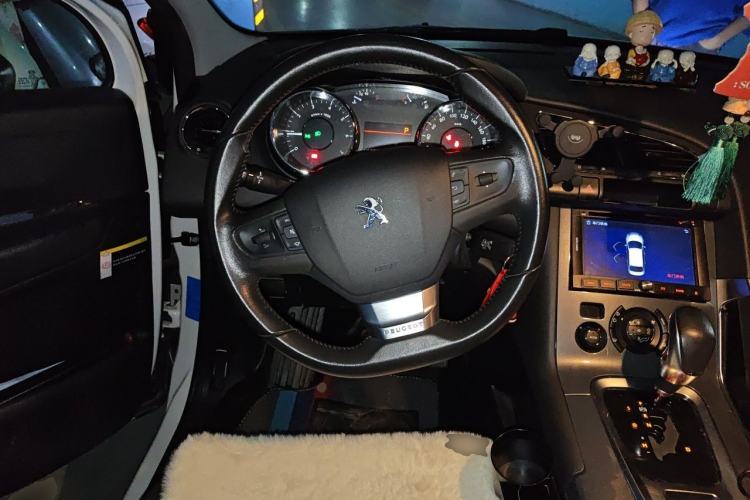 Used Peugeot 3008 2016 1.6THP Automatic Trend Edition Steering Wheel