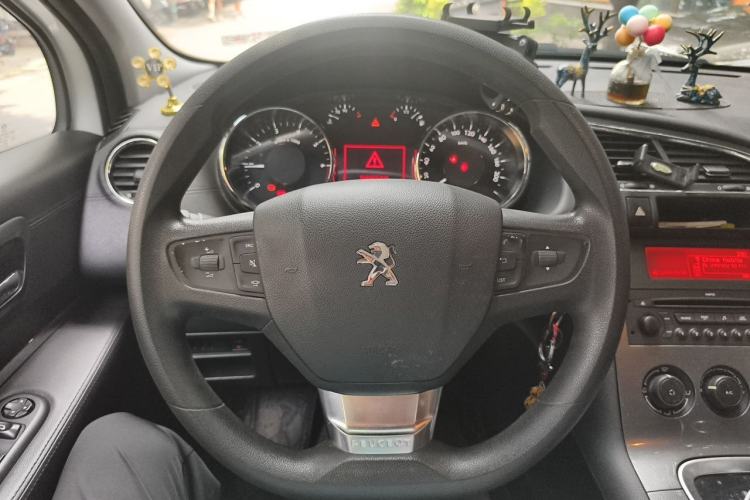 Used Peugeot 3008 2016 2.0L Automatic Classic Edition Steering Wheel