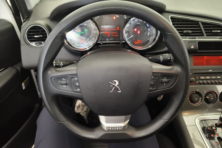 Used Peugeot 3008 2016 2.0L Automatic Classic Edition Steering Wheel