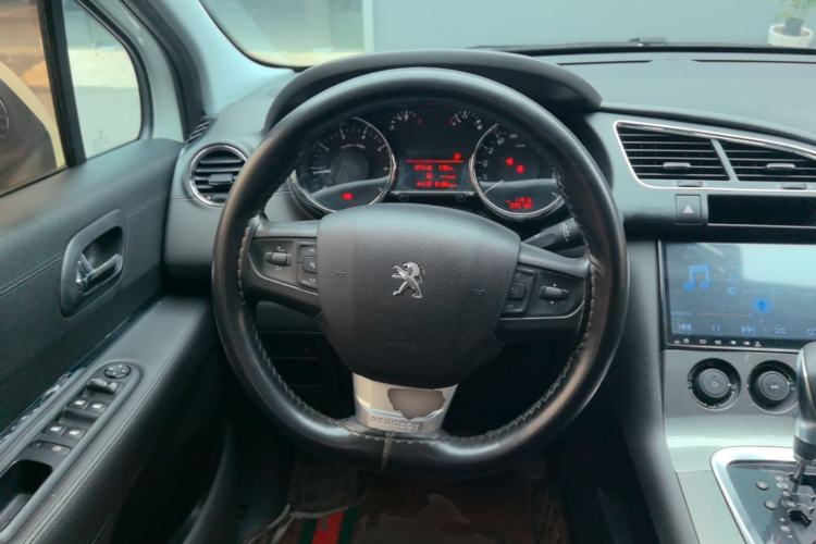 Used Peugeot 3008 2016 1.6THP Automatic Classic Edition Steering Wheel