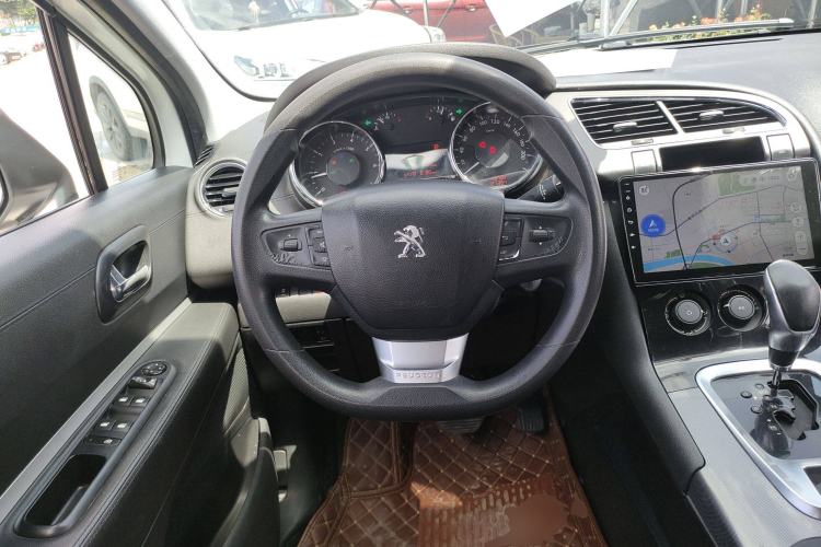 Used Peugeot 3008 2016 1.6THP Automatic Classic Edition Steering Wheel