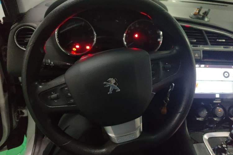 Used Peugeot 3008 2016 1.6THP Automatic Classic Edition Steering Wheel