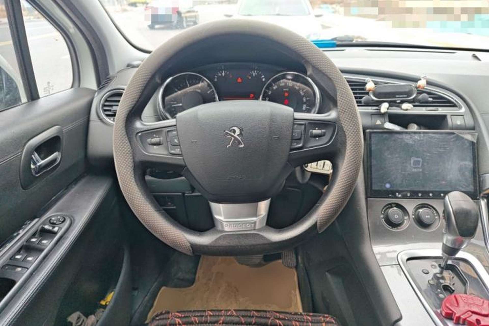 Used Peugeot 3008 2016 1.6THP Automatic Classic Edition Steering Wheel