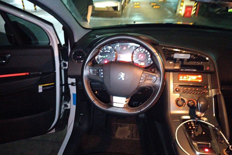 Used Peugeot 3008 2016 1.6THP Automatic Classic Edition Steering Wheel