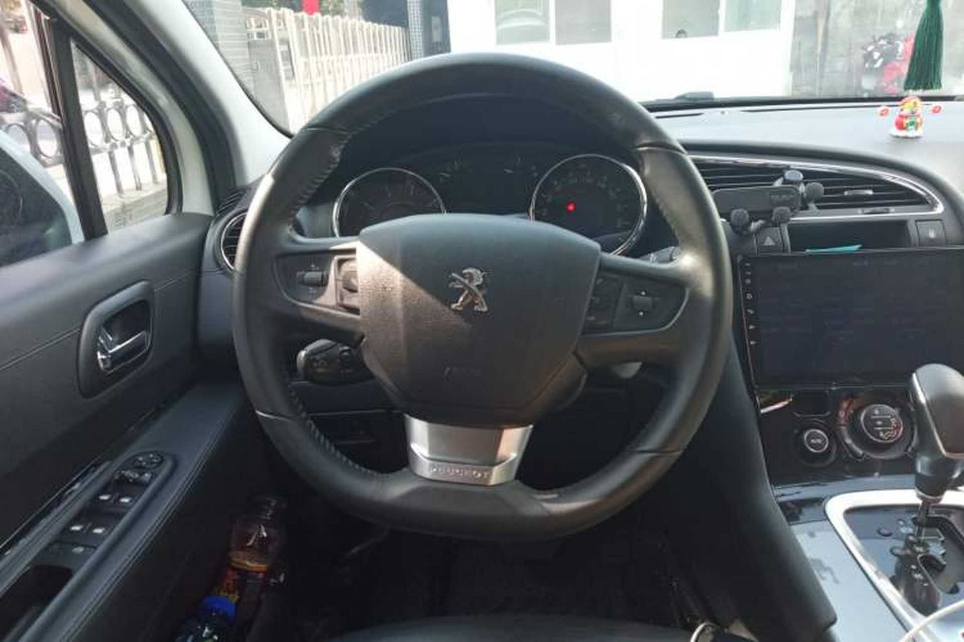 Used Peugeot 3008 2016 1.6THP Automatic Trend Edition Steering Wheel