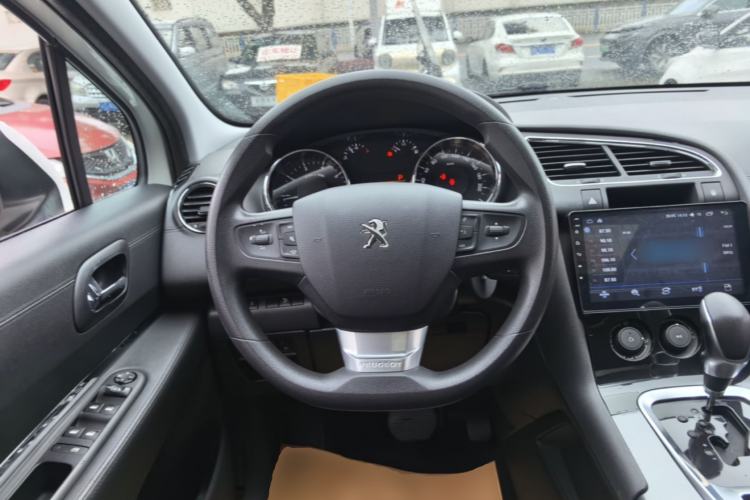 Used Peugeot 3008 2016 1.6THP Automatic Classic Edition Steering Wheel