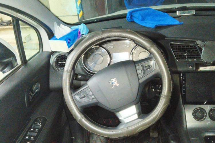 Used Peugeot 3008 2016 2.0L Automatic Classic Edition Steering Wheel