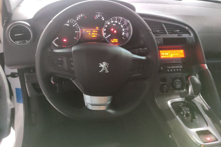 Used Peugeot 3008 2016 1.6THP Automatic Trend Edition Steering Wheel