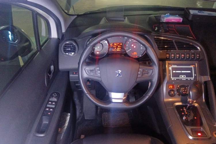 Used Peugeot 3008 2016 1.6THP Automatic Prestige Edition Steering Wheel