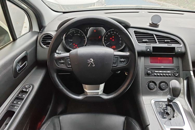Used Peugeot 3008 2016 1.6THP Automatic Classic Edition Steering Wheel