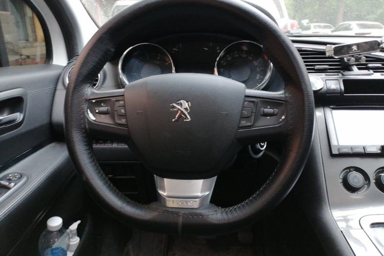 Used Peugeot 3008 2016 1.6THP Automatic Classic Edition Steering Wheel