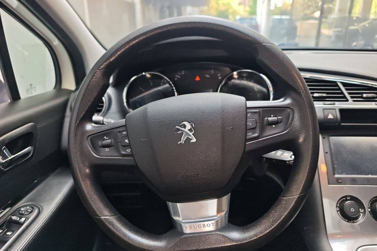 Used Peugeot 3008 2016 2.0L Automatic Classic Edition Steering Wheel
