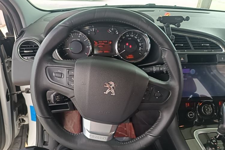 Used Peugeot 3008 2016 2.0L Automatic Trend Edition Steering Wheel