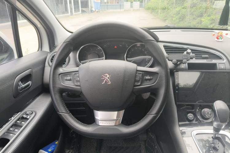 Used Peugeot 3008 2016 1.6THP Automatic Trend Edition Steering Wheel