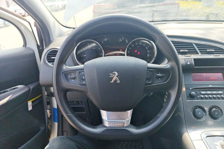 Used Peugeot 3008 2016 2.0L Automatic Classic Edition Steering Wheel