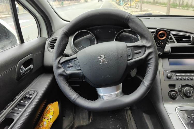 Used Peugeot 3008 2016 1.6THP Automatic Trend Edition Steering Wheel