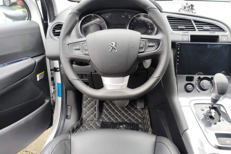 Used Peugeot 3008 2016 1.6THP Automatic Trend Edition Steering Wheel