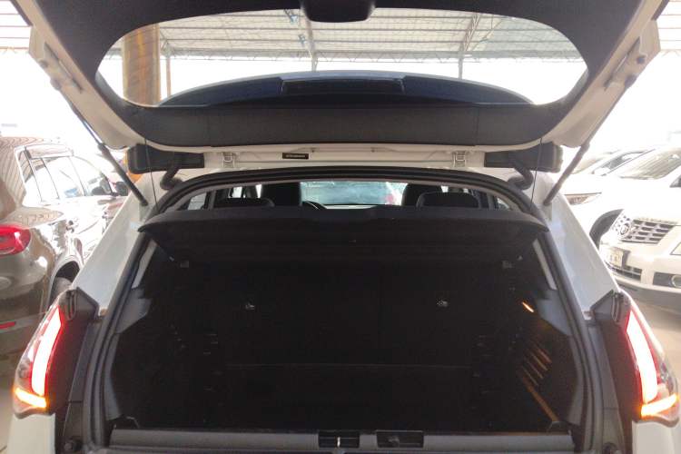 Used Peugeot 3008 2016 1.6THP Automatic Classic Edition Trunk