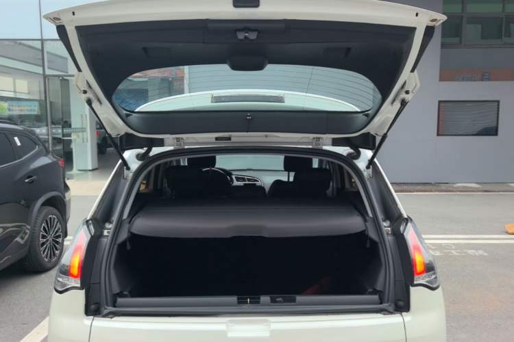 Used Peugeot 3008 2016 1.6THP Automatic Classic Edition Trunk