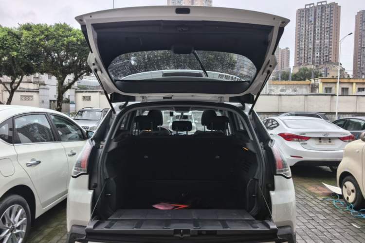Used Peugeot 3008 2016 1.6THP Automatic Classic Edition Trunk