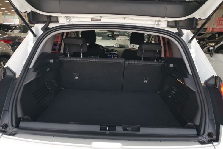 Used Peugeot 3008 2016 1.6THP Automatic Classic Edition Trunk