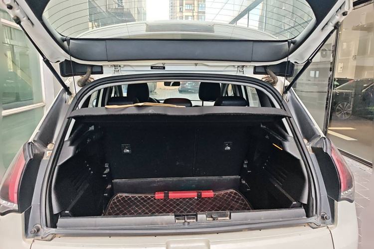 Used Peugeot 3008 2016 2.0L Automatic Classic Edition Trunk