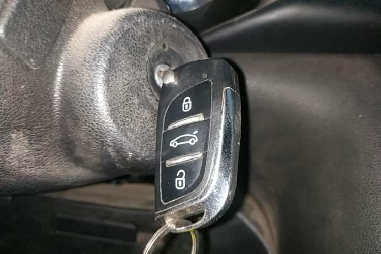 Used Peugeot 3008 2016 2.0L Automatic Classic Edition Vehicle Key