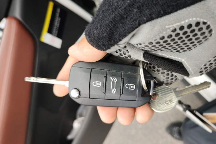 Used Peugeot 3008 2016 1.6THP Automatic Prestige Edition Vehicle Key