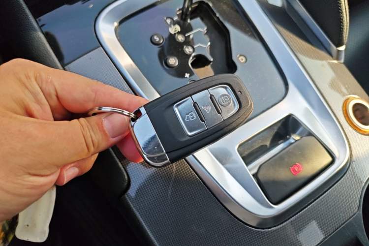 Used Peugeot 3008 2016 1.6THP Automatic Classic Edition Vehicle Key