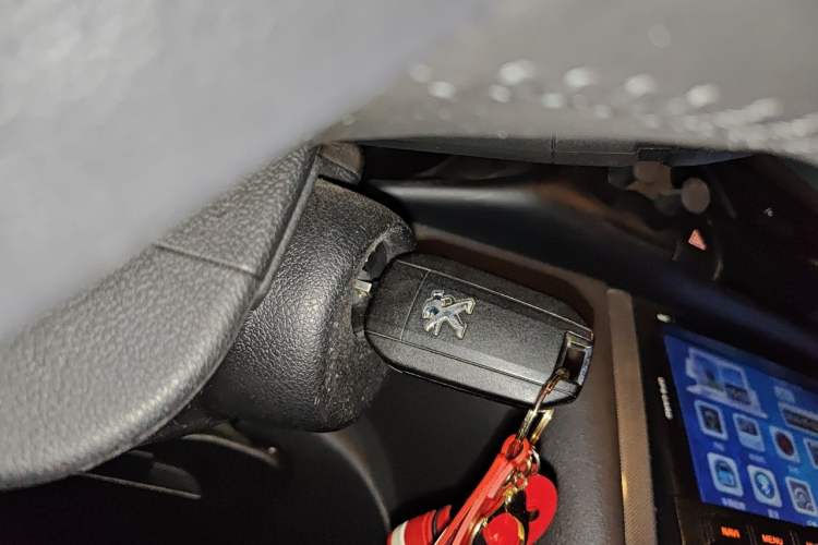 Used Peugeot 3008 2016 1.6THP Automatic Trend Edition Vehicle Key