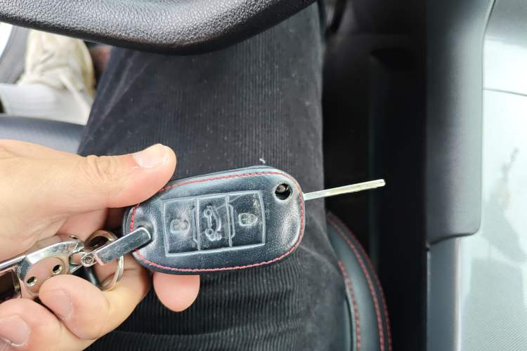 Used Peugeot 3008 2016 1.6THP Automatic Standard Edition Vehicle Key