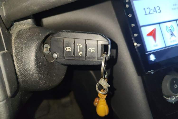 Used Peugeot 3008 2016 1.6THP Automatic Classic Edition Vehicle Key